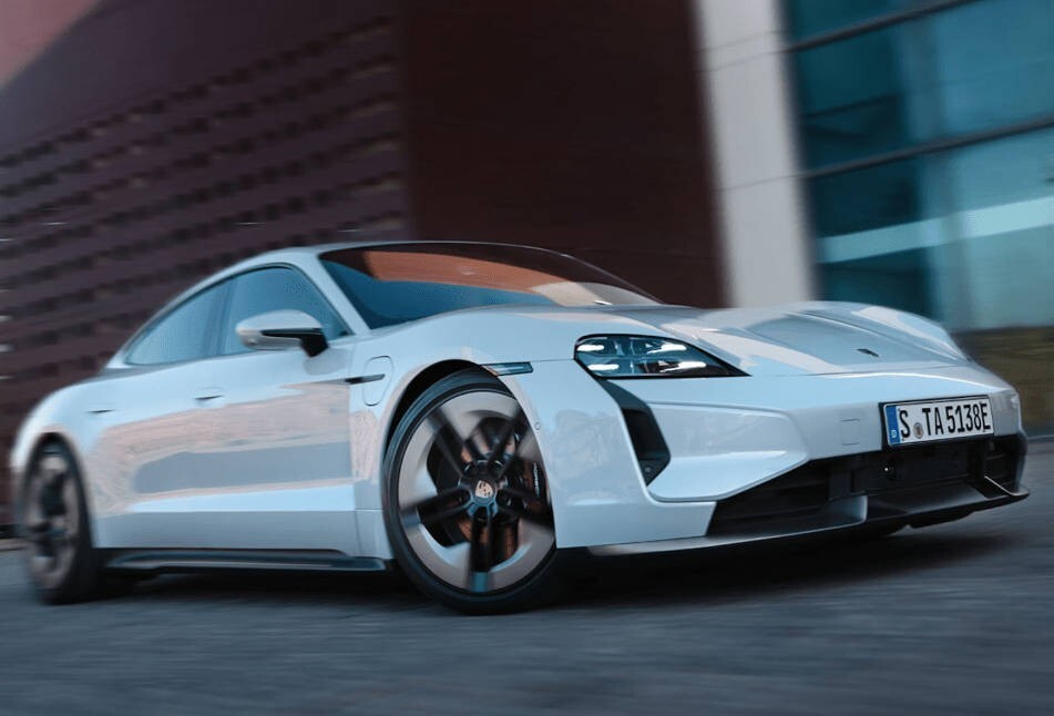 达翡丽和爱, 一位接近他 达翡丽和爱, 一位接近他