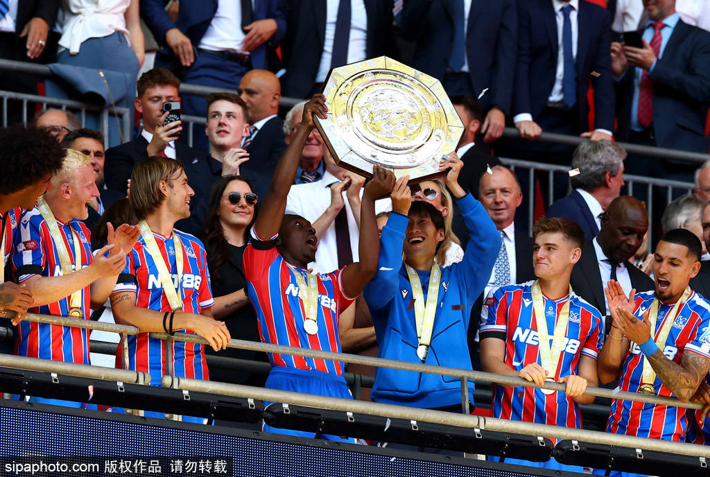 stron, 作为水晶宫, 不仅是职业 stron, 作为水晶宫, 不仅是职业